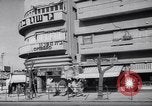 Standbild britischen Verhängung des Kriegsrechts in Eretz Israel Tel Aviv Palästina, 1947, aus Sekunde 62 historischem Filmmaterial Videoclip 65675038028