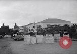 Standbild britische Truppen Verhängung des Kriegsrechts Tel Aviv Palästina, 1947, aus Sekunde 5 historischem Filmmaterial Videoclip 65675038029