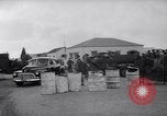 Standbild britische Truppen Verhängung des Kriegsrechts Tel Aviv Palästina, 1947, aus Sekunde 7 historischem Filmmaterial Videoclip 65675038029