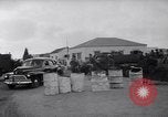Standbild britische Truppen Verhängung des Kriegsrechts Tel Aviv Palästina, 1947, aus Sekunde 9 historischem Filmmaterial Videoclip 65675038029