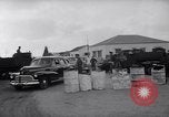 Standbild britische Truppen Verhängung des Kriegsrechts Tel Aviv Palästina, 1947, aus Sekunde 12 historischem Filmmaterial Videoclip 65675038029