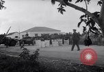 Standbild britische Truppen Verhängung des Kriegsrechts Tel Aviv Palästina, 1947, aus Sekunde 16 historischem Filmmaterial Videoclip 65675038029