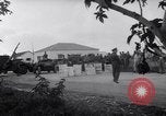 Standbild britische Truppen Verhängung des Kriegsrechts Tel Aviv Palästina, 1947, aus Sekunde 17 historischem Filmmaterial Videoclip 65675038029