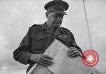 Standbild britische Truppen Verhängung des Kriegsrechts Tel Aviv Palästina, 1947, aus Sekunde 54 historischem Filmmaterial Videoclip 65675038029