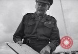 Standbild britische Truppen Verhängung des Kriegsrechts Tel Aviv Palästina, 1947, aus Sekunde 58 historischem Filmmaterial Videoclip 65675038029
