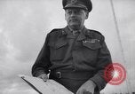 Standbild britische Truppen Verhängung des Kriegsrechts Tel Aviv Palästina, 1947, aus Sekunde 62 historischem Filmmaterial Videoclip 65675038029