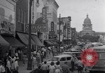Standbild Zwerg Familie mit Baby Austin Texas USA, 1950, aus Sekunde 10 historischem Filmmaterial Videoclip 65675038030