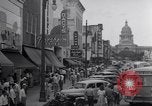 Standbild Zwerg Familie mit Baby Austin Texas USA, 1950, aus Sekunde 13 historischem Filmmaterial Videoclip 65675038030
