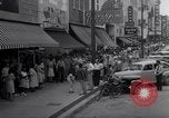 Standbild Zwerg Familie mit Baby Austin Texas USA, 1950, aus Sekunde 21 historischem Filmmaterial Videoclip 65675038030