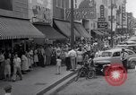 Standbild Zwerg Familie mit Baby Austin Texas USA, 1950, aus Sekunde 27 historischem Filmmaterial Videoclip 65675038030