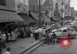 Standbild Zwerg Familie mit Baby Austin Texas USA, 1950, aus Sekunde 28 historischem Filmmaterial Videoclip 65675038030
