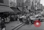 Standbild Zwerg Familie mit Baby Austin Texas USA, 1950, aus Sekunde 29 historischem Filmmaterial Videoclip 65675038030