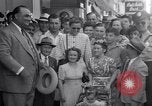 Standbild Zwerg Familie mit Baby Austin Texas USA, 1950, aus Sekunde 36 historischem Filmmaterial Videoclip 65675038030