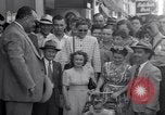 Standbild Zwerg Familie mit Baby Austin Texas USA, 1950, aus Sekunde 37 historischem Filmmaterial Videoclip 65675038030