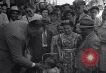 Standbild Zwerg Familie mit Baby Austin Texas USA, 1950, aus Sekunde 44 historischem Filmmaterial Videoclip 65675038030