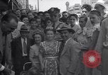 Standbild Zwerg Familie mit Baby Austin Texas USA, 1950, aus Sekunde 49 historischem Filmmaterial Videoclip 65675038030