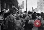 Standbild Zwerg Familie mit Baby Austin Texas USA, 1950, aus Sekunde 57 historischem Filmmaterial Videoclip 65675038030