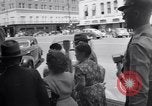 Standbild Zwerg Familie mit Baby Austin Texas USA, 1950, aus Sekunde 61 historischem Filmmaterial Videoclip 65675038030