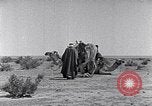 Standbild Beduinen Sinai Halbinsel, 1945, aus Sekunde 11 historischem Filmmaterial Videoclip 65675038045