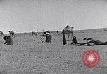 Standbild Beduinen Sinai Halbinsel, 1945, aus Sekunde 34 historischem Filmmaterial Videoclip 65675038045