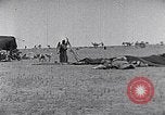 Standbild Beduinen Sinai Halbinsel, 1945, aus Sekunde 39 historischem Filmmaterial Videoclip 65675038045