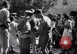 Standbild britische Soldaten Palästina, 1947, aus Sekunde 49 historischem Filmmaterial Videoclip 65675038055