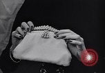 Standbild Milady's Handtaschen New York City USA, 1945, aus Sekunde 11 historischem Filmmaterial Videoclip 65675038063