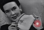 Standbild Milady's Handtaschen New York City USA, 1945, aus Sekunde 16 historischem Filmmaterial Videoclip 65675038063