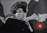 Standbild Milady's Handtaschen New York City USA, 1945, aus Sekunde 31 historischem Filmmaterial Videoclip 65675038063