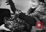 Standbild Milady's Handtaschen New York City USA, 1945, aus Sekunde 47 historischem Filmmaterial Videoclip 65675038063