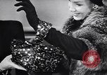 Standbild Milady's Handtaschen New York City USA, 1945, aus Sekunde 48 historischem Filmmaterial Videoclip 65675038063