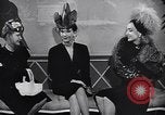 Standbild Milady's Handtaschen New York City USA, 1945, aus Sekunde 53 historischem Filmmaterial Videoclip 65675038063