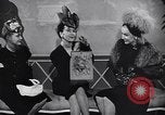 Standbild Milady's Handtaschen New York City USA, 1945, aus Sekunde 55 historischem Filmmaterial Videoclip 65675038063