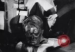 Image Mise aux enchères d'objets nazis Allemagne, 1945, de la seconde 23 séquences d'archives historiques vidéo 65675038065