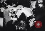 Image Mise aux enchères d'objets nazis Allemagne, 1945, de la seconde 27 séquences d'archives historiques vidéo 65675038065