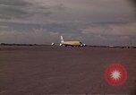 Immagine di Braniff piano a getto Il Vietnam, 1967, secondo 10 filmato di repertorio 65675038102