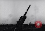 Immagine di Artiglieria tedesca e la Luftwaffe attacco aereo USA Germania, 1944, secondo 53 filmato di repertorio 65675038104