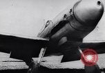Immagine di Artiglieria tedesca e la Luftwaffe attacco aereo USA Germania, 1944, secondo 56 filmato di repertorio 65675038104