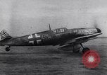 Immagine di Artiglieria tedesca e la Luftwaffe attacco aereo USA Germania, 1944, secondo 61 filmato di repertorio 65675038104