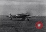 Immagine di Artiglieria tedesca e la Luftwaffe attacco aereo USA Germania, 1944, secondo 62 filmato di repertorio 65675038104