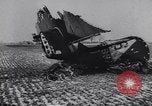 Standbild Wrack der US-Kampfflugzeuge abgeschossen von deutschen Truppen Deutschland, 1944, aus Sekunde 3 historischem Filmmaterial Videoclip 65675038105