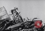 Standbild Wrack der US-Kampfflugzeuge abgeschossen von deutschen Truppen Deutschland, 1944, aus Sekunde 37 historischem Filmmaterial Videoclip 65675038105