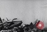 Standbild Wrack der US-Kampfflugzeuge abgeschossen von deutschen Truppen Deutschland, 1944, aus Sekunde 38 historischem Filmmaterial Videoclip 65675038105