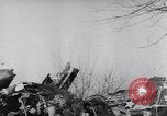 Standbild Wrack der US-Kampfflugzeuge abgeschossen von deutschen Truppen Deutschland, 1944, aus Sekunde 39 historischem Filmmaterial Videoclip 65675038105