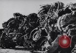 Standbild Wrack der US-Kampfflugzeuge abgeschossen von deutschen Truppen Deutschland, 1944, aus Sekunde 41 historischem Filmmaterial Videoclip 65675038105