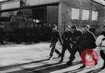 Standbild Wrack der US-Kampfflugzeuge abgeschossen von deutschen Truppen Deutschland, 1944, aus Sekunde 51 historischem Filmmaterial Videoclip 65675038105