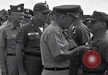 Standbild General James F Collins Soc Trang Vietnam, 1963, aus Sekunde 16 historischem Filmmaterial Videoclip 65675038151
