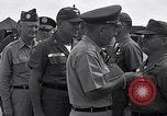 Standbild General James F Collins Soc Trang Vietnam, 1963, aus Sekunde 18 historischem Filmmaterial Videoclip 65675038151