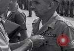 Standbild General James F Collins Soc Trang Vietnam, 1963, aus Sekunde 36 historischem Filmmaterial Videoclip 65675038151