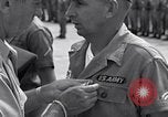 Standbild General James F Collins Soc Trang Vietnam, 1963, aus Sekunde 44 historischem Filmmaterial Videoclip 65675038151